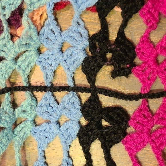 Vintage Handmade Crochet Afghan - Picture 12 of 12